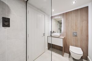 En Suite- click for photo gallery
